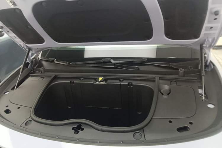 Used firefly 2025 Illuminated Edition Engine Bay