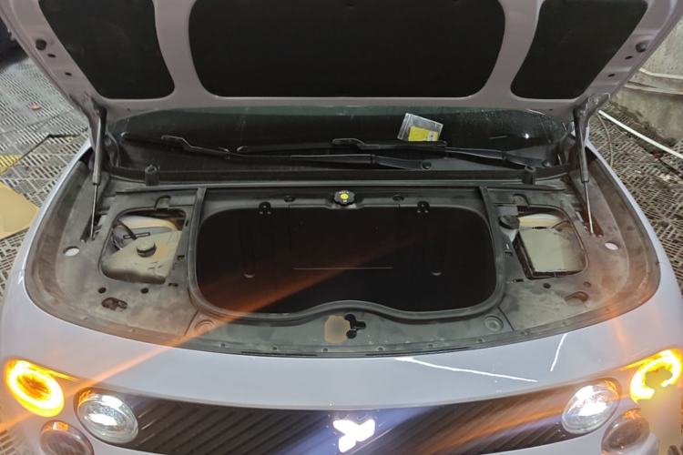 Used firefly 2025 Illuminated Edition Engine Bay