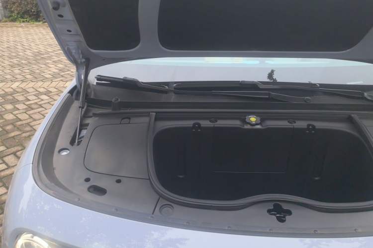 Used firefly 2025 Illuminated Edition Engine Bay Right