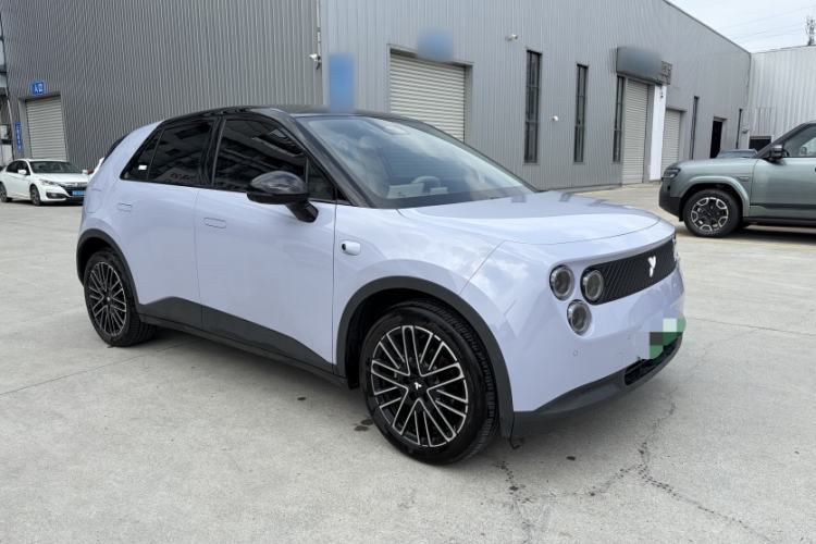 Used firefly 2025 Illuminated Edition Exterior 5