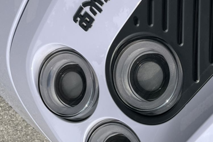 Used firefly 2025 Illuminated Edition Exterior 8