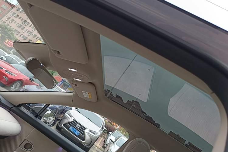 Used firefly 2025 Illuminated Edition Headliner