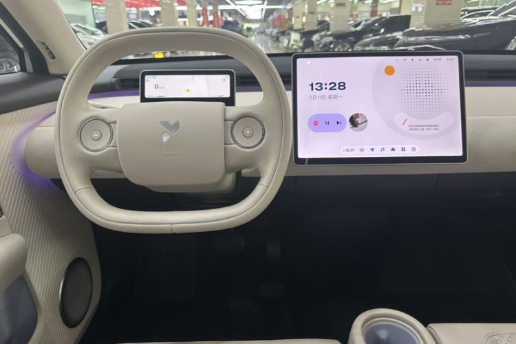 Used firefly 2025 Illuminated Edition Interior 1