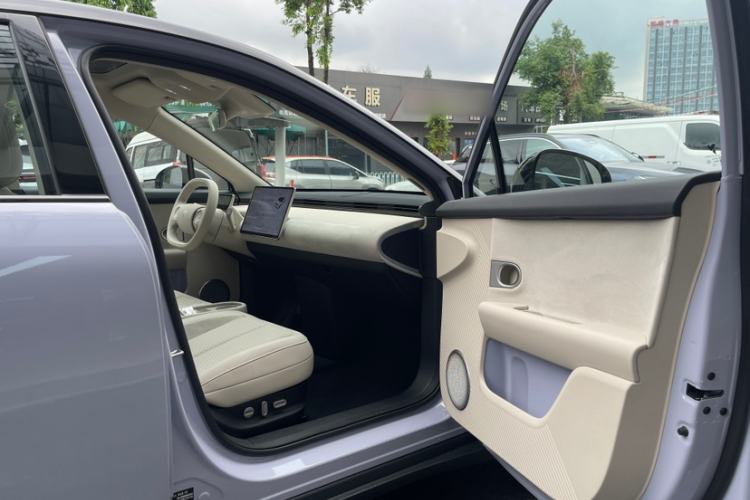Used firefly 2025 Illuminated Edition Interior 1