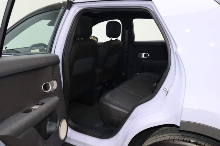 Used firefly 2025 Free Edition Interior 2