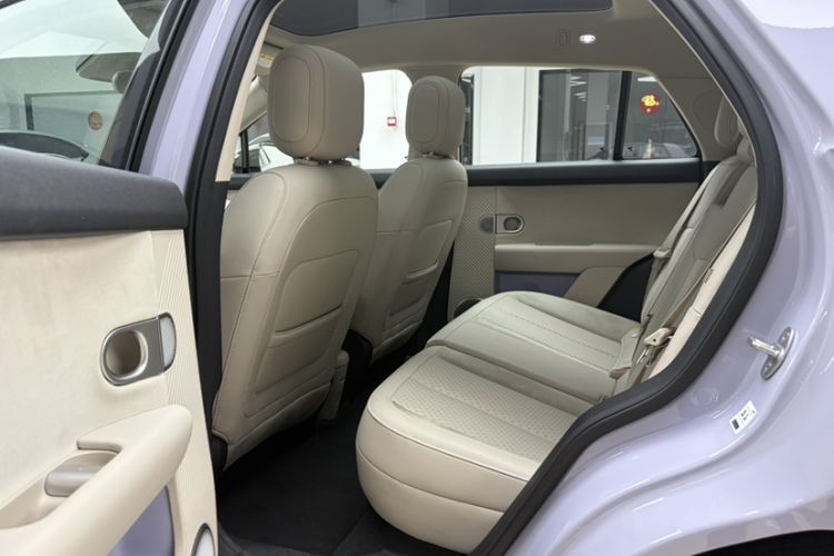 Used firefly 2025 Illuminated Edition Interior 2