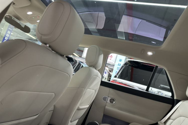 Used firefly 2025 Illuminated Edition Interior 3