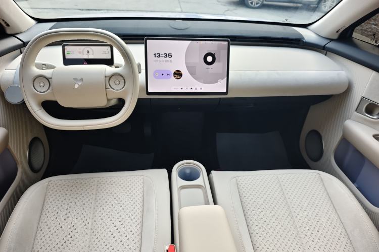 Used firefly 2025 Illuminated Edition Interior 3