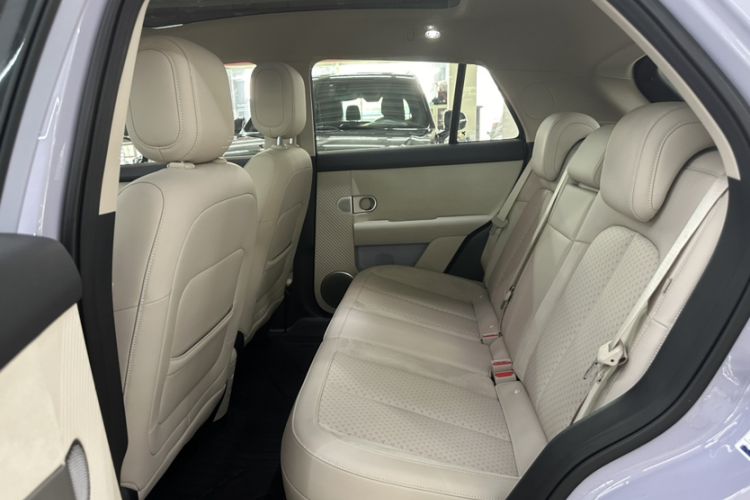 Used firefly 2025 Illuminated Edition Interior 4