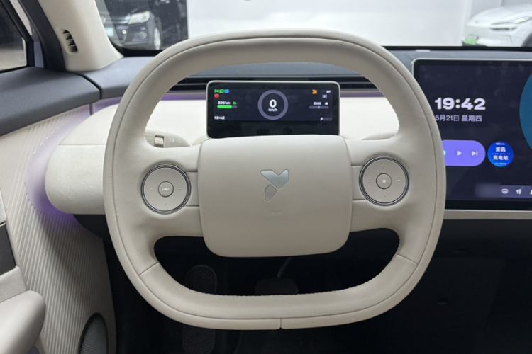 Used firefly 2025 Illuminated Edition Interior 4