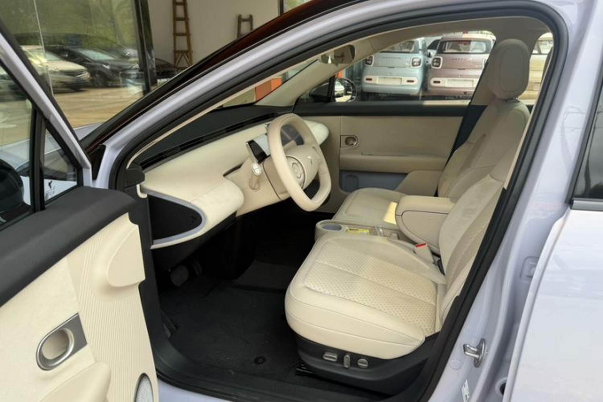 Used firefly 2025 Illuminated Edition Interior 4