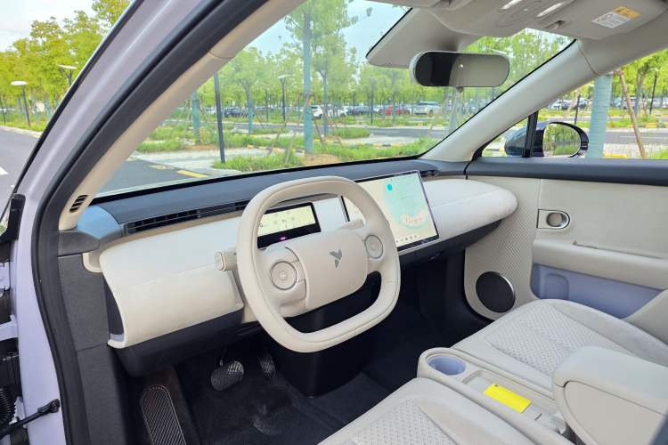 Used firefly 2025 Illuminated Edition Interior 5
