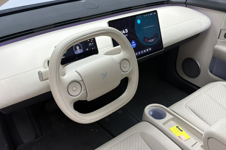 Used firefly 2025 Illuminated Edition Interior 6
