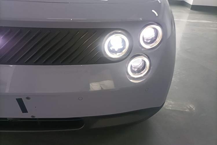 Used firefly 2025 Illuminated Edition Left Front Headlight