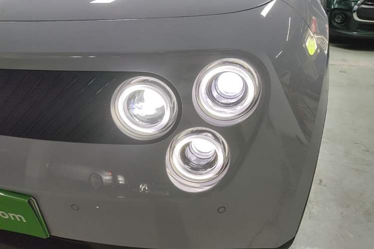 Used firefly 2025 Illuminated Edition Left Front Headlight