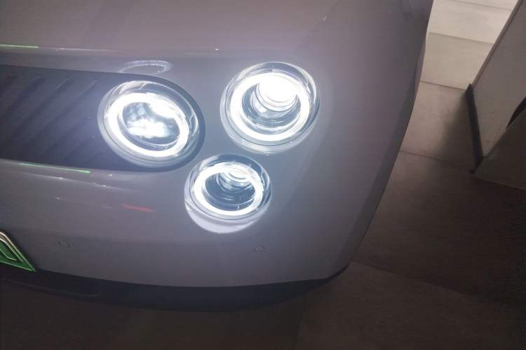 Used firefly 2025 Free Edition Left Front Headlight