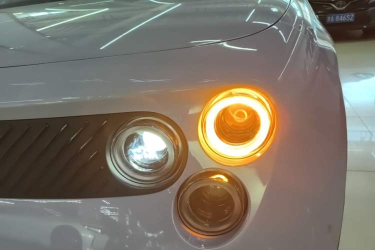 Used firefly 2025 Illuminated Edition Left Front Headlight
