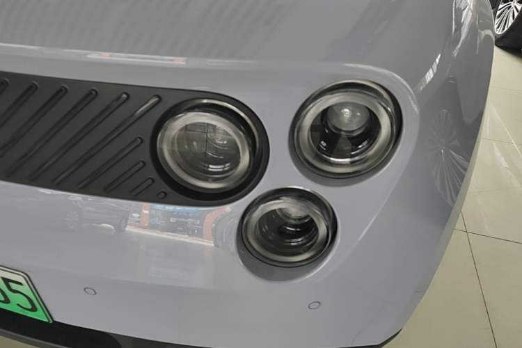 Used firefly 2025 Illuminated Edition Left Front Headlight