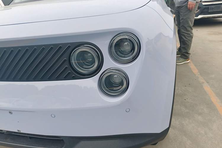 Used firefly 2025 Free Edition Left Front Headlight