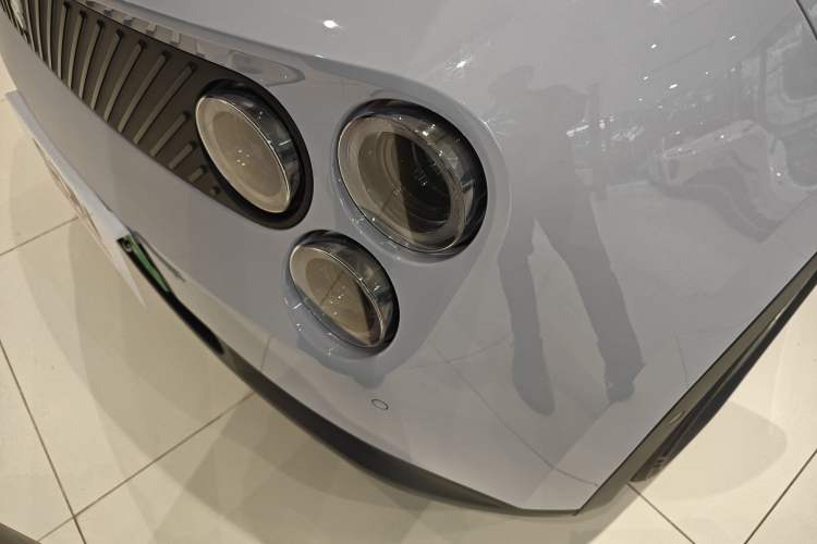 Used firefly 2025 Illuminated Edition Left Front Headlight