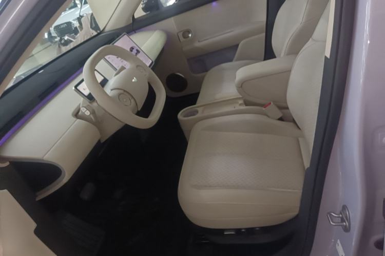Used firefly 2025 Illuminated Edition Left Front Seat