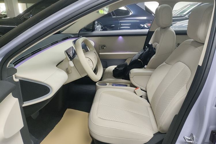 Used firefly 2025 Illuminated Edition Left Front Seat
