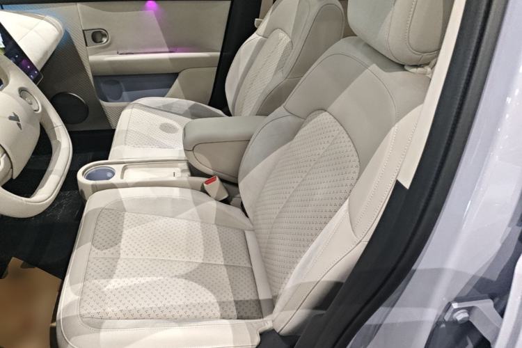 Used firefly 2025 Illuminated Edition Left Front Seat