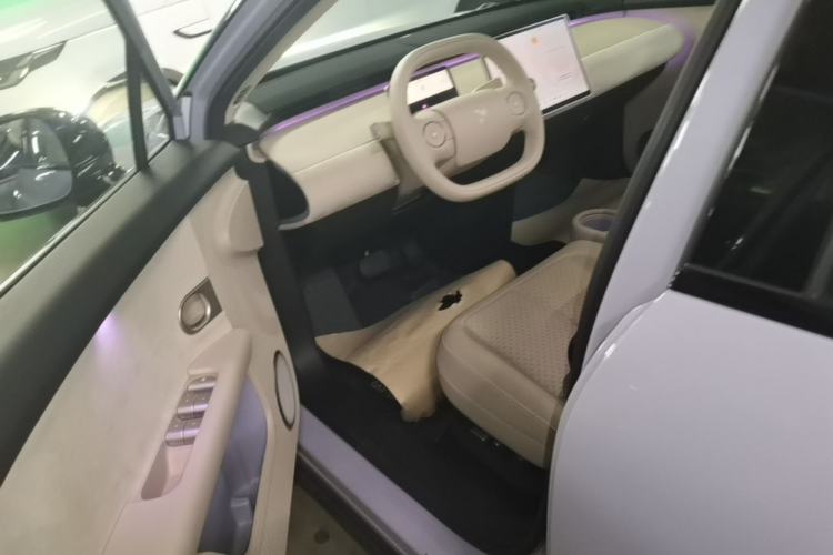 Used firefly 2025 Illuminated Edition Left Front Seat