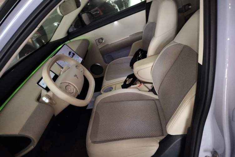 Used firefly 2025 Free Edition Left Front Seat