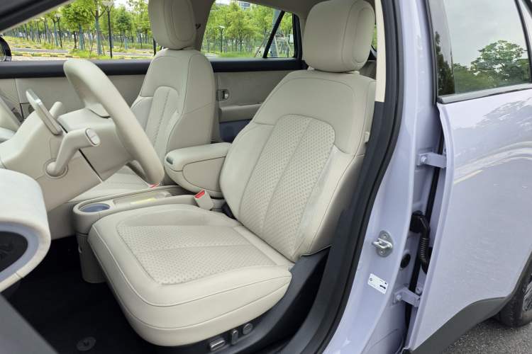 Used firefly 2025 Illuminated Edition Left Front Seat