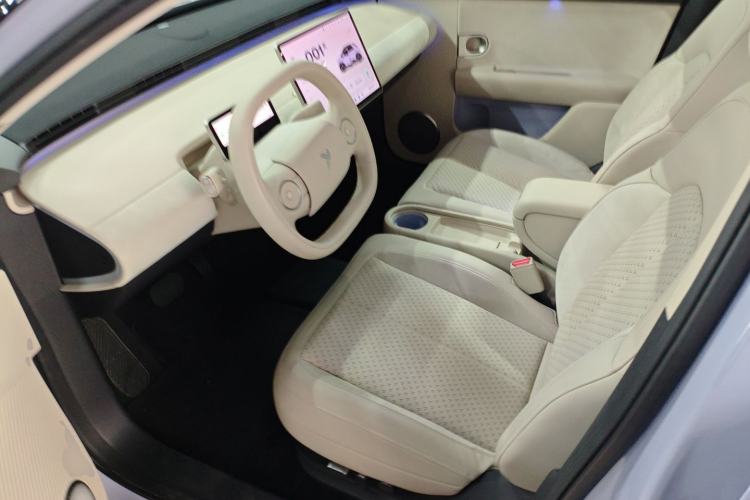 Used firefly 2025 Illuminated Edition Left Front Seat