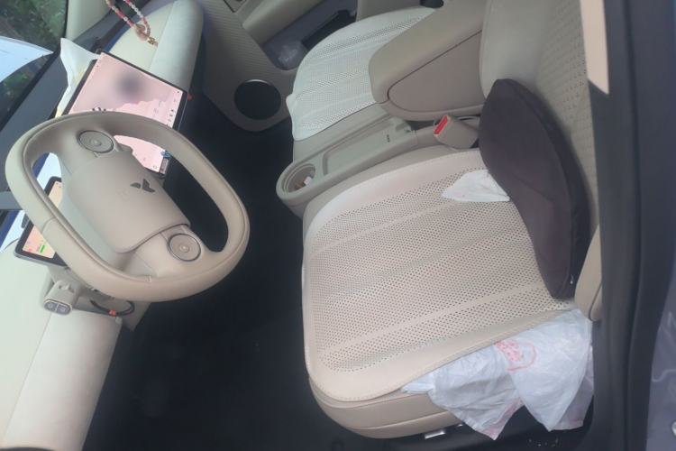 Used firefly 2025 Illuminated Edition Left Front Seat