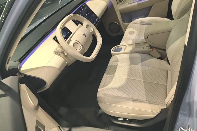 Used firefly 2025 Illuminated Edition Left Front Seat