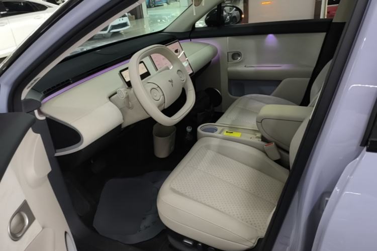 Used firefly 2025 Illuminated Edition Left Front Seat