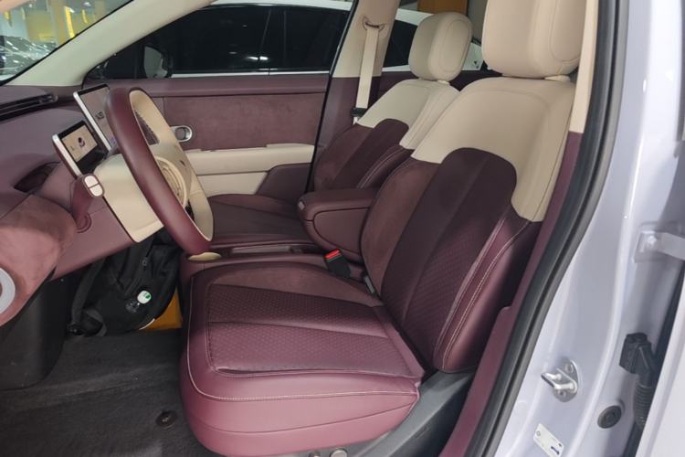 Used firefly 2025 Illuminated Edition Left Front Seat