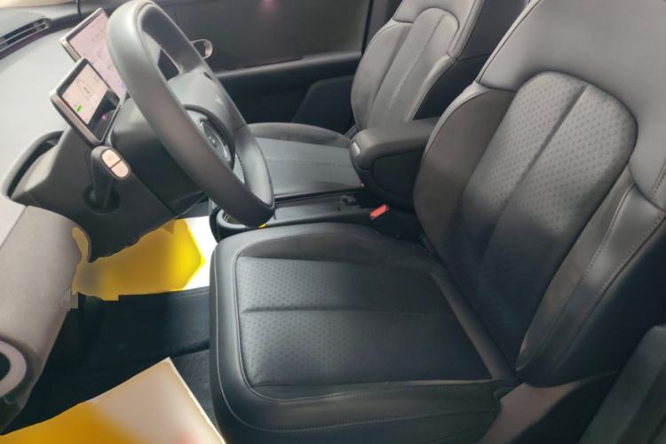 Used firefly 2025 Illuminated Edition Left Front Seat