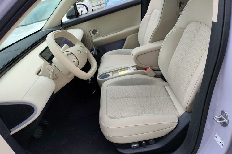 Used firefly 2025 Illuminated Edition Left Front Seat