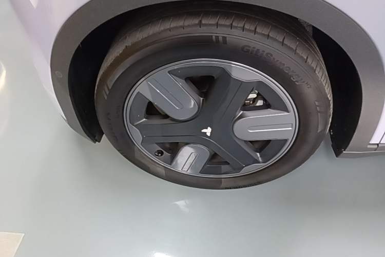 Used firefly 2025 Free Edition Left Front Wheel Hub