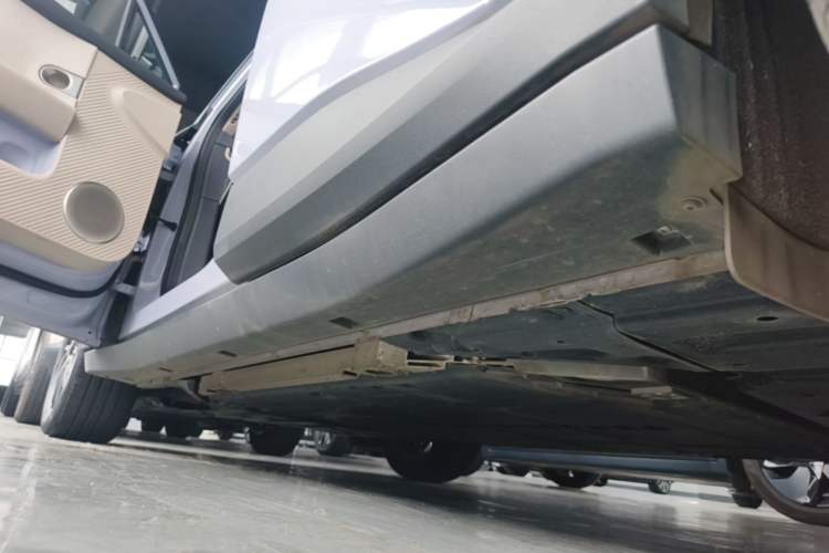 Used firefly 2025 Illuminated Edition Left Side Sill