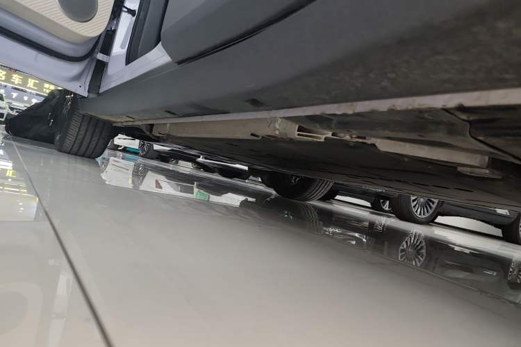 Used firefly 2025 Illuminated Edition Left Side Sill