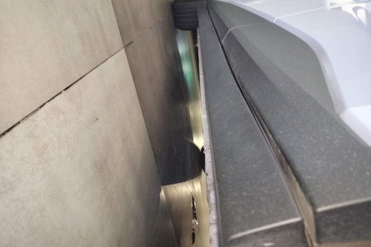 Used firefly 2025 Free Edition Left Side Sill