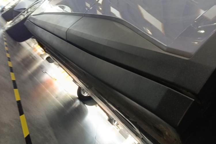 Used firefly 2025 Illuminated Edition Left Side Sill