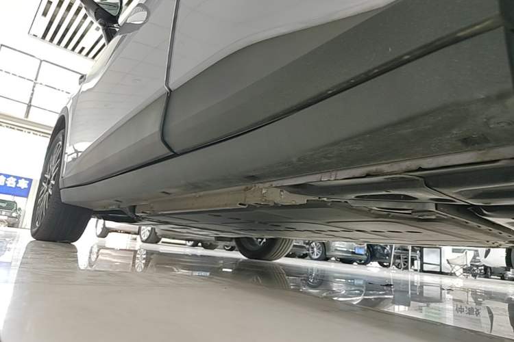 Used firefly 2025 Illuminated Edition Left Side Sill