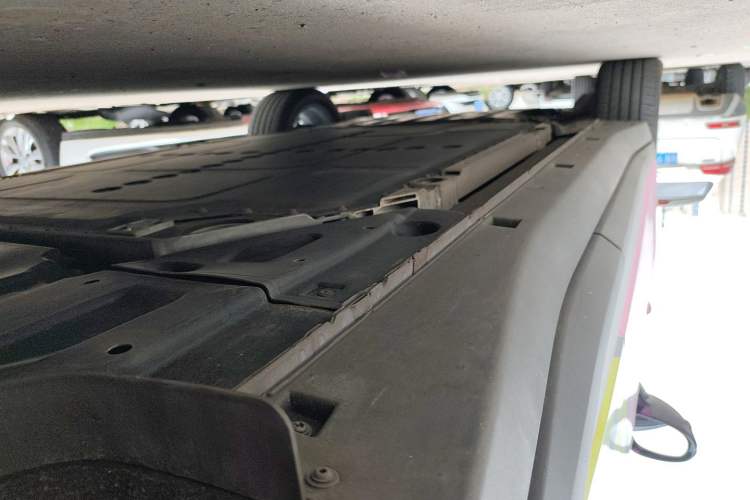 Used firefly 2025 Illuminated Edition Left Side Sill