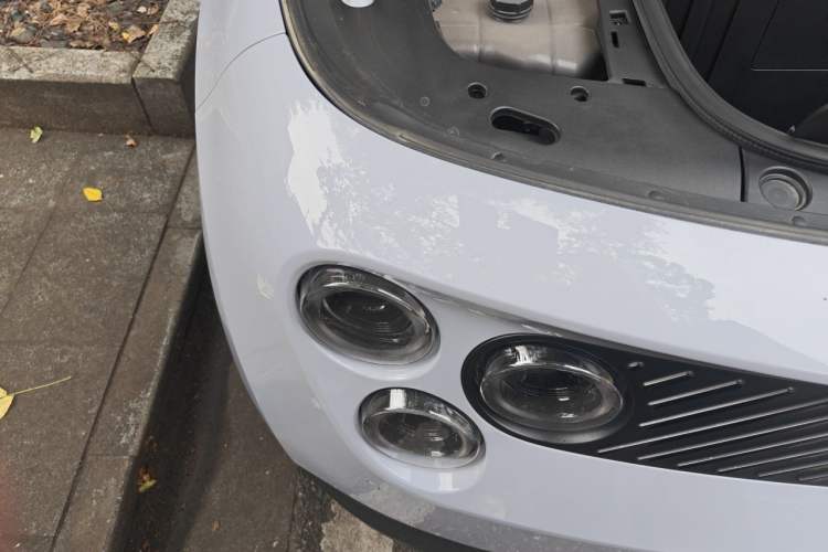 Used firefly 2025 Free Edition Right Front Headlight