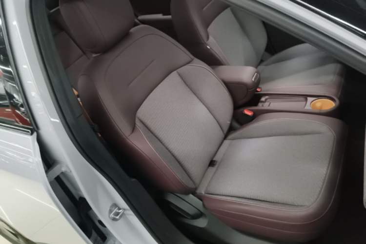 Used firefly 2025 Free Edition Right Front Seat