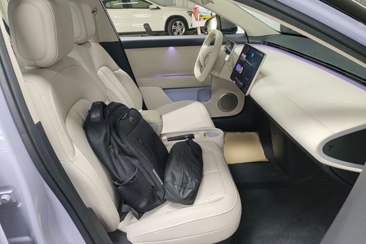 Used firefly 2025 Illuminated Edition Right Front Seat
