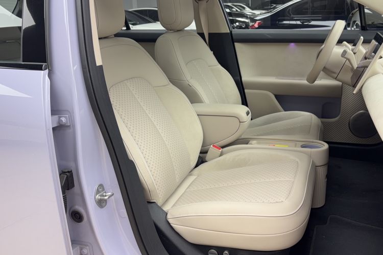 Used firefly 2025 Illuminated Edition Right Front Seat