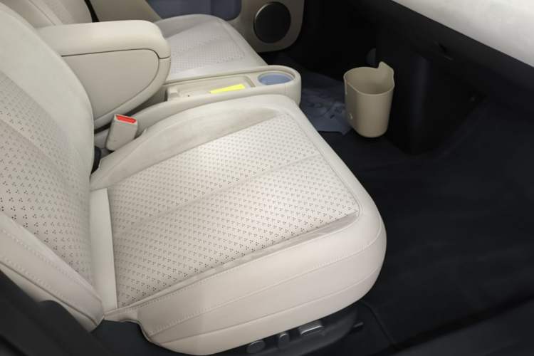 Used firefly 2025 Illuminated Edition Right Front Seat
