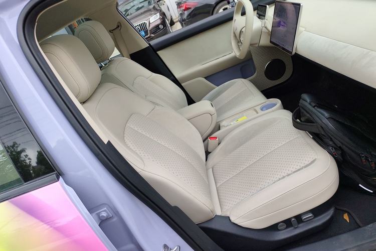 Used firefly 2025 Illuminated Edition Right Front Seat